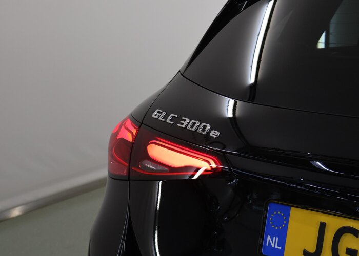 Mercedes-Benz GLC 300e 4MATIC Sport Edition