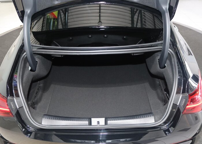 Mercedes-Benz CLA-Klasse 180 Business Solution AMG