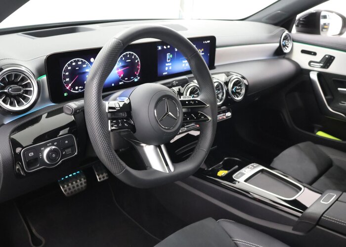 Mercedes-Benz CLA-Klasse Coupé 180 Business Solution AMG