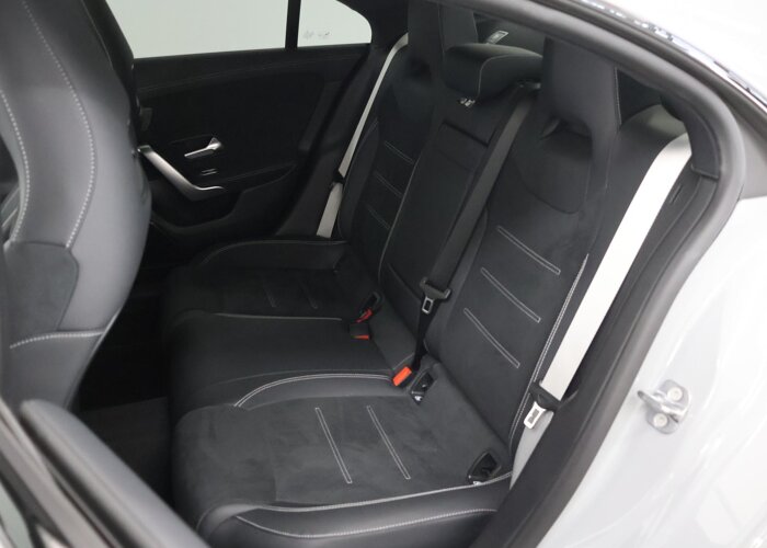 Mercedes-Benz CLA-Klasse Coupé 180 Business Solution AMG