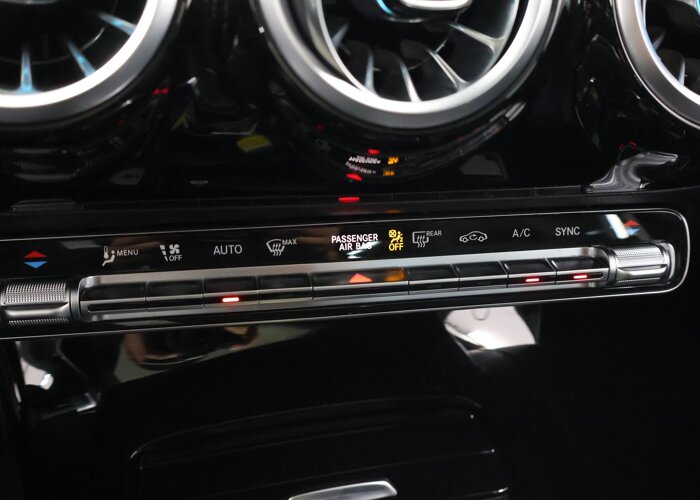 Mercedes-Benz CLA-Klasse Coupé 180 Business Solution AMG