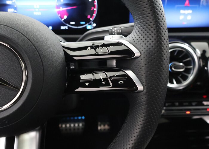 Mercedes-Benz CLA-Klasse Coupé 180 Business Solution AMG