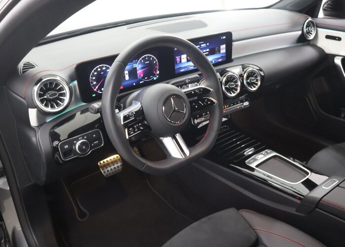 Mercedes-Benz CLA-Klasse 180 Shooting Brake Business Solution AMG