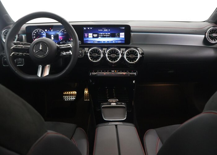Mercedes-Benz CLA-Klasse 180 Shooting Brake Business Solution AMG