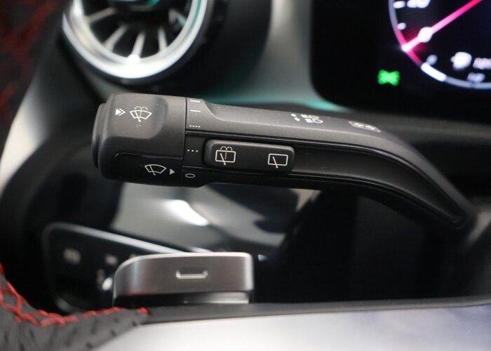 Mercedes-Benz CLA-Klasse 180 Shooting Brake Business Solution AMG