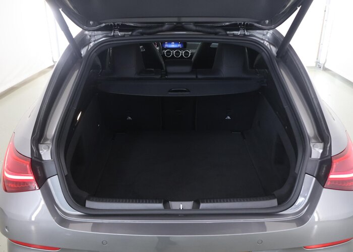 Mercedes-Benz CLA-Klasse 180 Shooting Brake Business Solution AMG