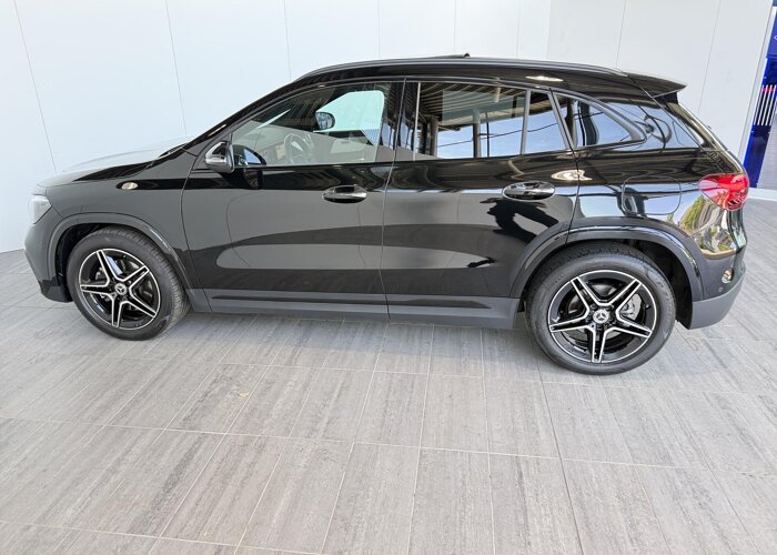 Mercedes-Benz GLA 180 AMG Line