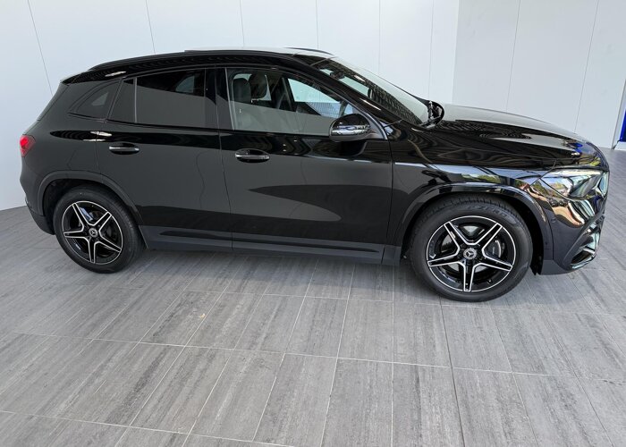 Mercedes-Benz GLA 180 AMG Line