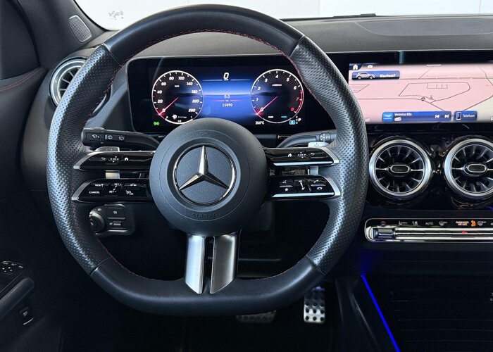 Mercedes-Benz GLA 180 AMG Line