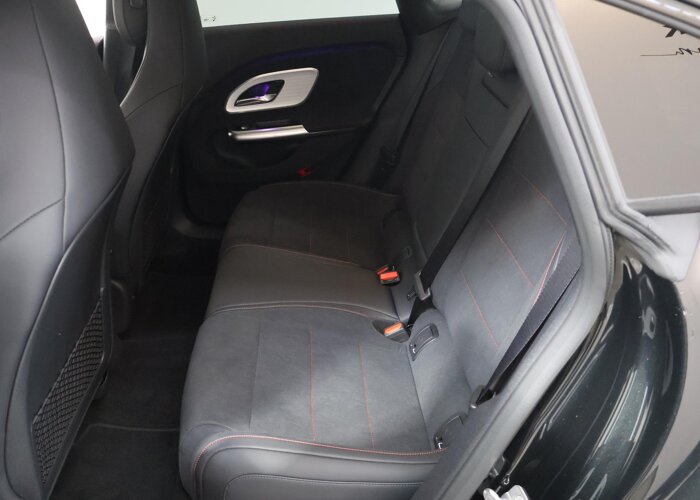 Mercedes-Benz CLA-Klasse 180 Business Solution AMG