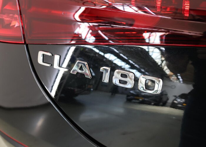 Mercedes-Benz CLA-Klasse 180 Business Solution AMG