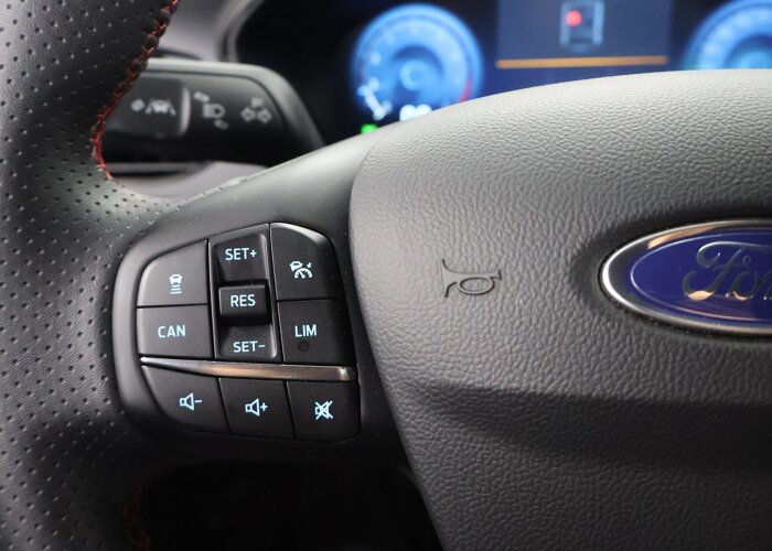 Ford FOCUS Wagon 1.0 EcoBoost Hybrid ST Line X