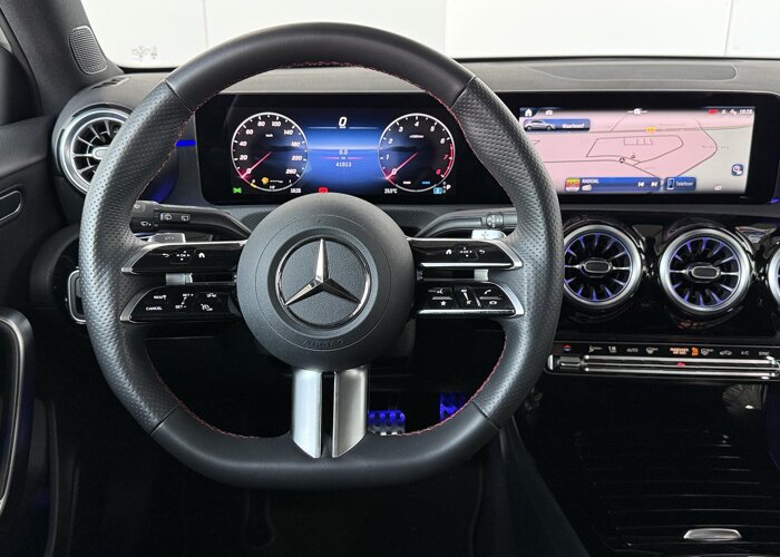 Mercedes-Benz A-Klasse 180 Star Edition AMG Line