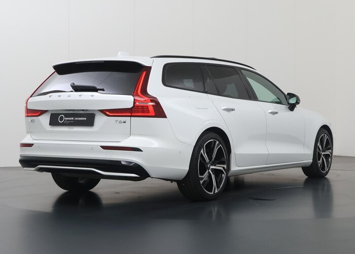 Volvo V60 2.0 T6 Plug-in hybrid AWD Ultra Dark