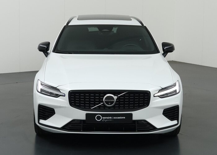 Volvo V60 2.0 T6 Plug-in hybrid AWD Ultra Dark