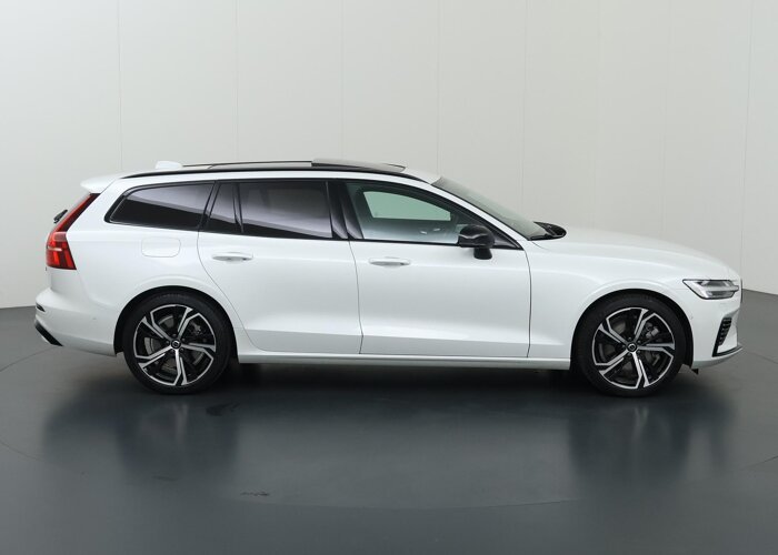 Volvo V60 2.0 T6 Plug-in hybrid AWD Ultra Dark