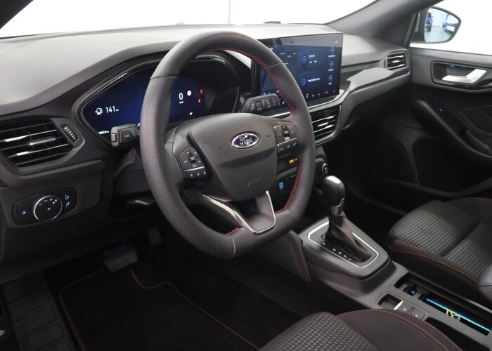 Ford Focus 1.0 EcoBoost Hybrid ST Line X