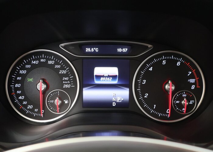 Mercedes-Benz B-Klasse 180 Business Solution AMG