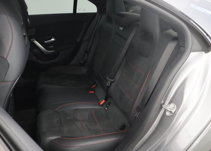 Mercedes-Benz CLA-Klasse 180 Business Solution AMG
