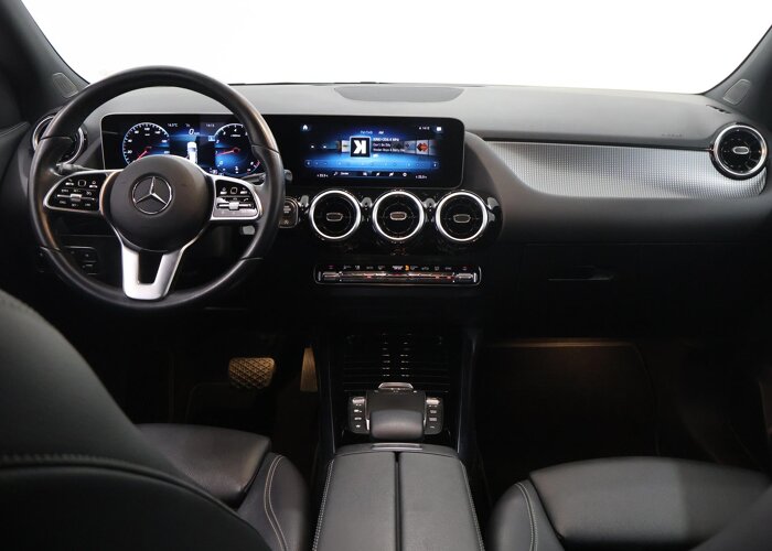 Mercedes-Benz GLA 200 Business Solution Luxury