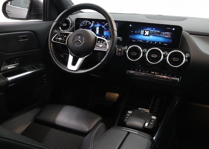 Mercedes-Benz GLA 200 Business Solution Luxury