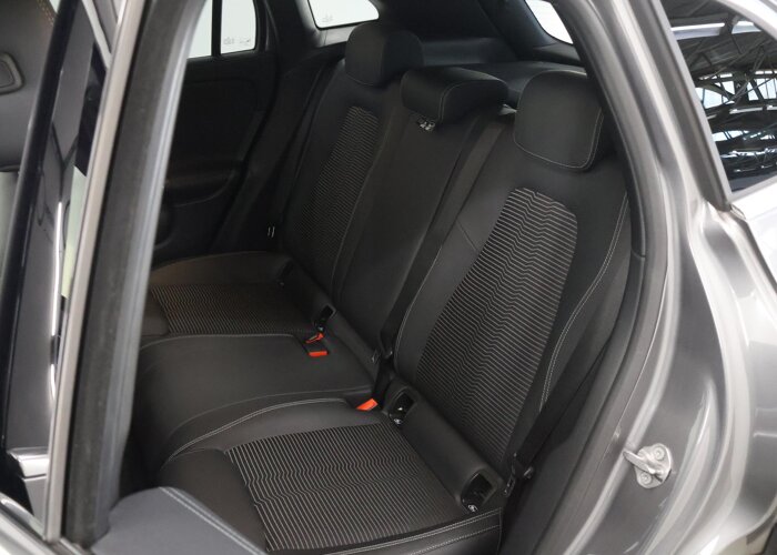 Mercedes-Benz GLA 200 Business Solution Luxury