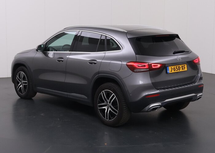 Mercedes-Benz GLA 200 Business Solution Luxury