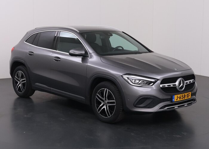 Mercedes-Benz GLA 200 Business Solution Luxury