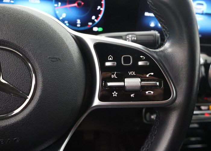 Mercedes-Benz GLA 200 Business Solution Luxury