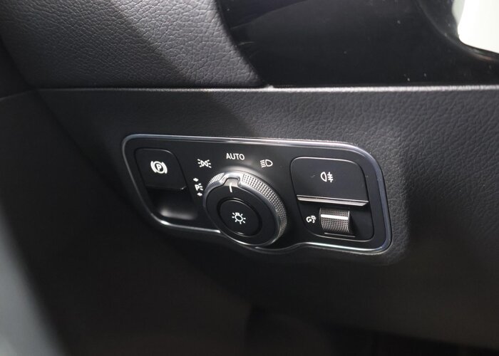 Mercedes-Benz GLA 200 Business Solution Luxury