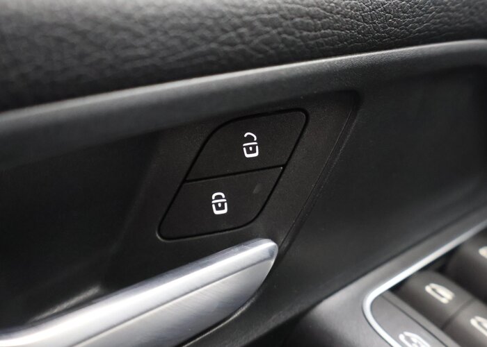 Mercedes-Benz GLA 200 Business Solution Luxury
