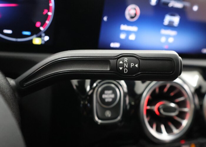 Mercedes-Benz A-Klasse 180 Star Edition AMG Line LIMITED