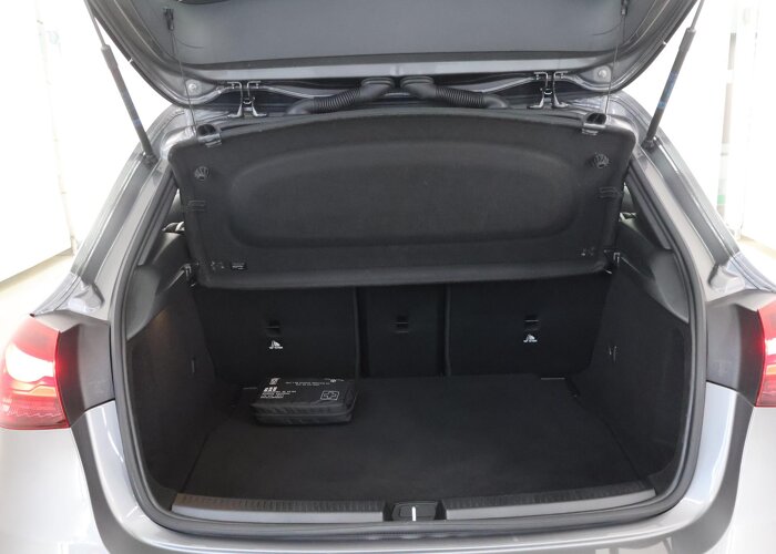 Mercedes-Benz A-Klasse 180 Star Edition AMG Line LIMITED