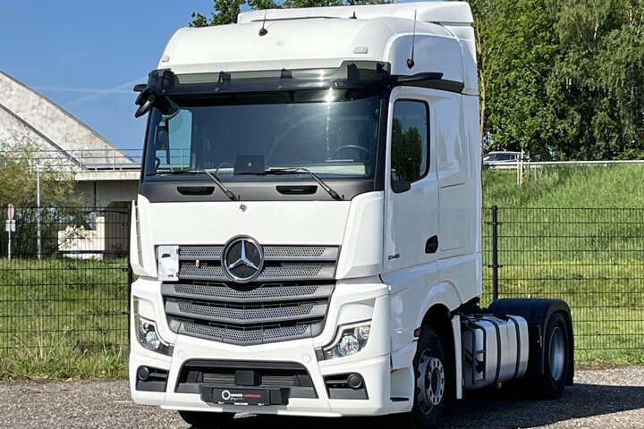 Mercedes-Benz 