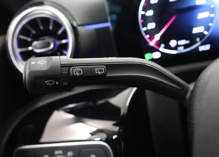 Mercedes-Benz A-Klasse 180 Business Solution AMG