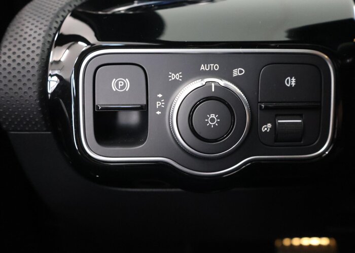 Mercedes-Benz A-Klasse 180 Business Solution AMG