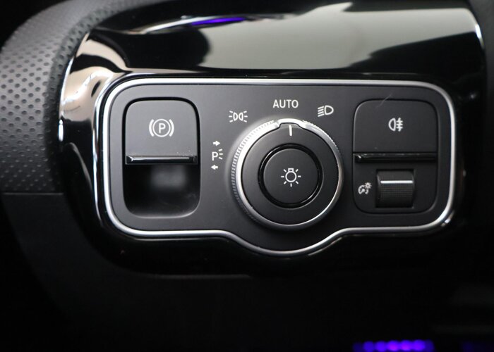 Mercedes-Benz A-Klasse 180 Business Solution AMG