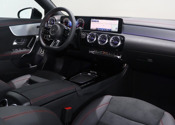 Mercedes-Benz CLA-Klasse Shooting Brake 180 Business Solution AMG