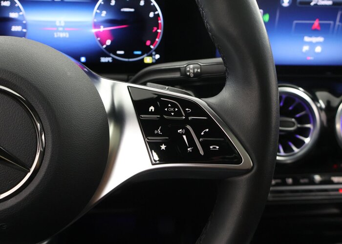 Mercedes-Benz GLA 180 Star Edition Luxury Line
