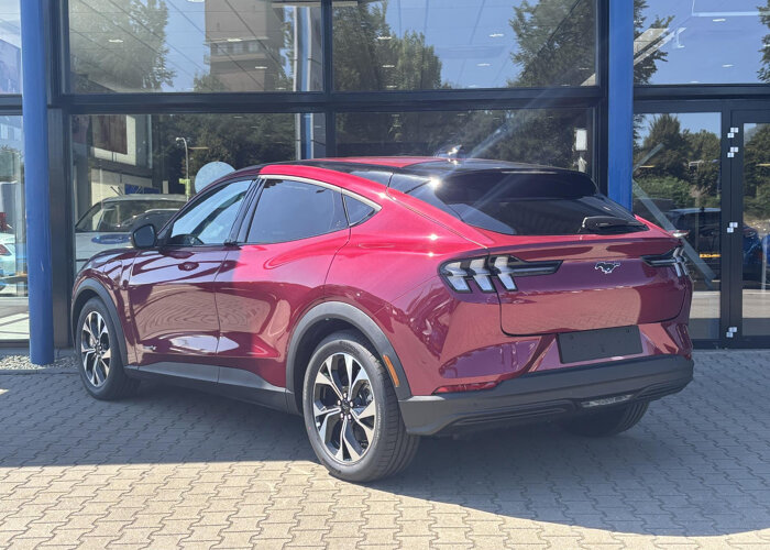 Ford Mustang Mach-E Standard RWD 73 kWh