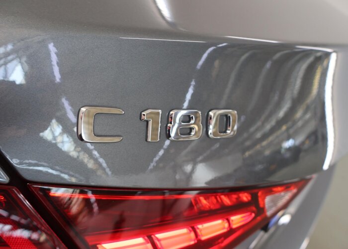 Mercedes-Benz C-Klasse 180 AMG Line