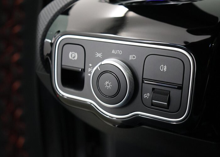 Mercedes-Benz CLA-Klasse 180 Business Solution AMG