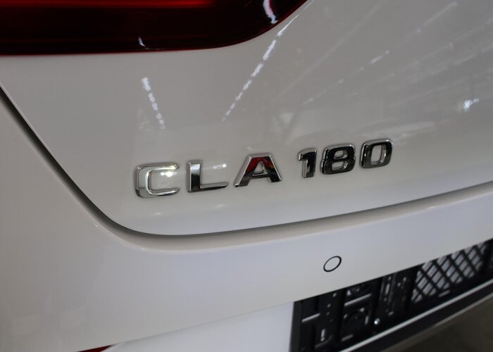 Mercedes-Benz CLA-Klasse 180 Business Solution AMG