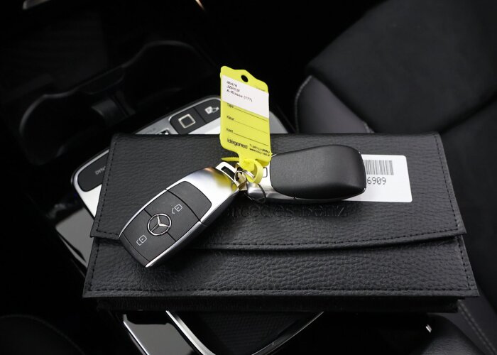 Mercedes-Benz A-Klasse 180 Business Solution AMG