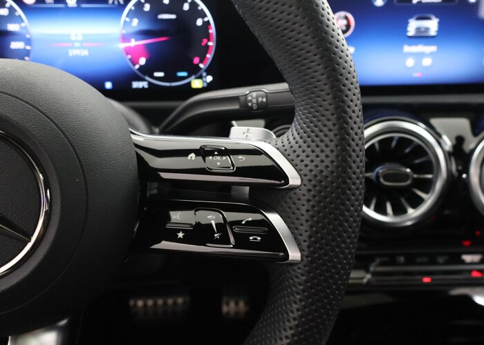 Mercedes-Benz A-Klasse 180 Business Solution AMG