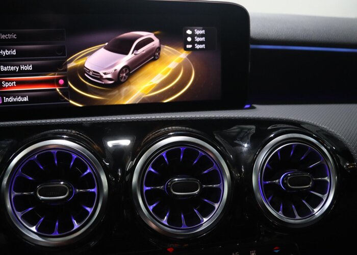 Mercedes-Benz A-Klasse 250 e Business Solution AMG