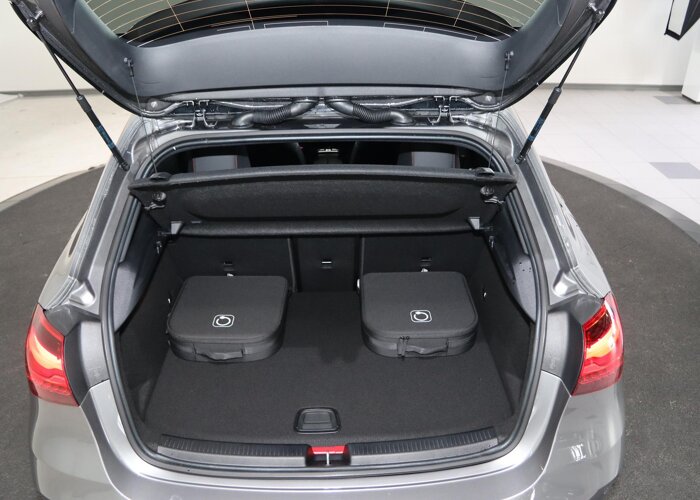 Mercedes-Benz A-Klasse 250 e Business Solution AMG