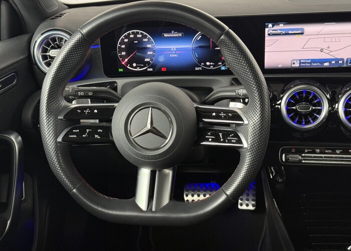 Mercedes-Benz A-Klasse 250 e AMG Line