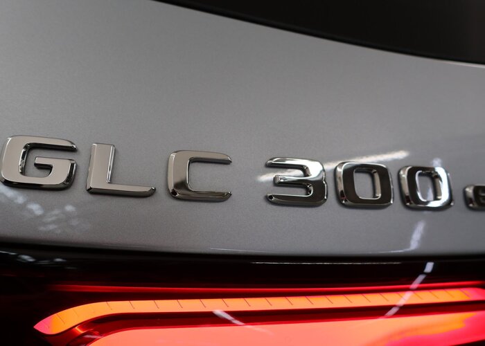 Mercedes-Benz GLC 300e 4MATIC Sport Edition