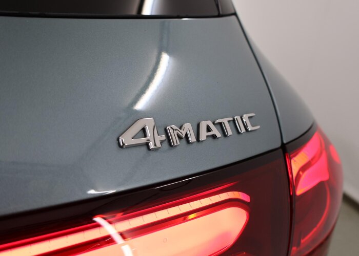 Mercedes-Benz GLC 300e 4MATIC Sport Edition